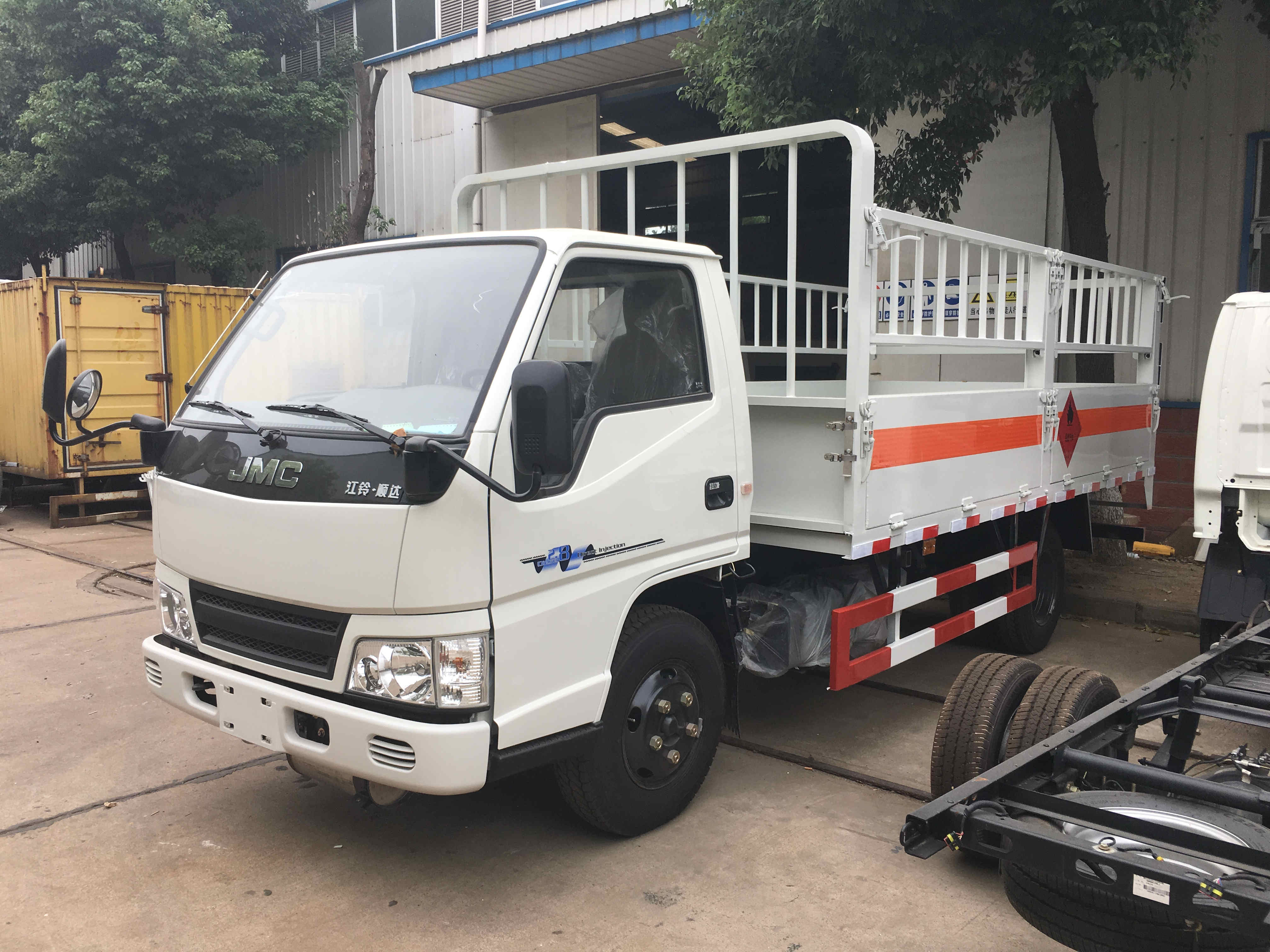 江鈴4.2米(額載2.8噸)氣瓶車