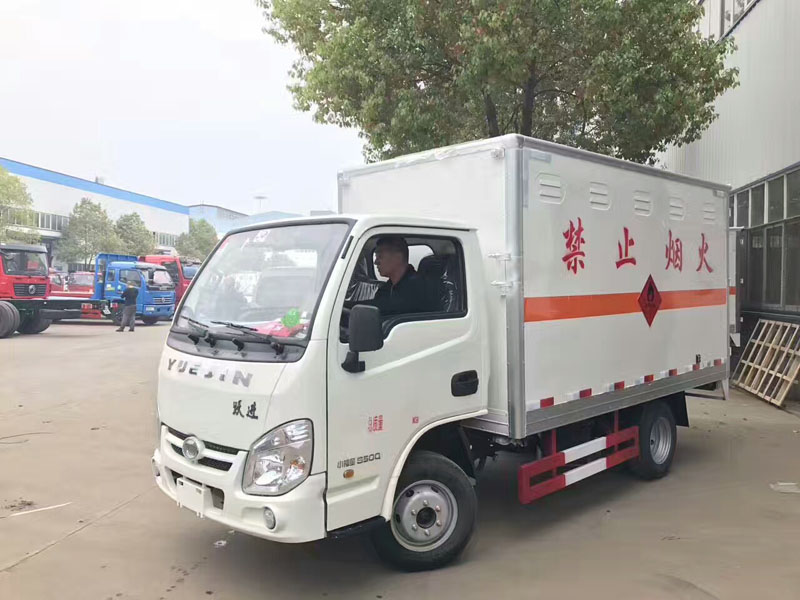 躍進(jìn)3.3米汽油(藍(lán)牌)氣體廂式車(chē)